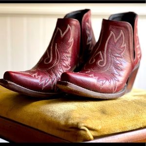 ARIAT DIXON LOW CUT BOOT size 9B